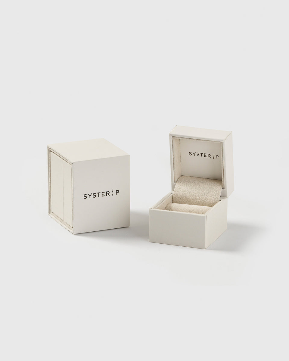 Your Syster P jewelry will be delivered in our exclusive jewelry box.